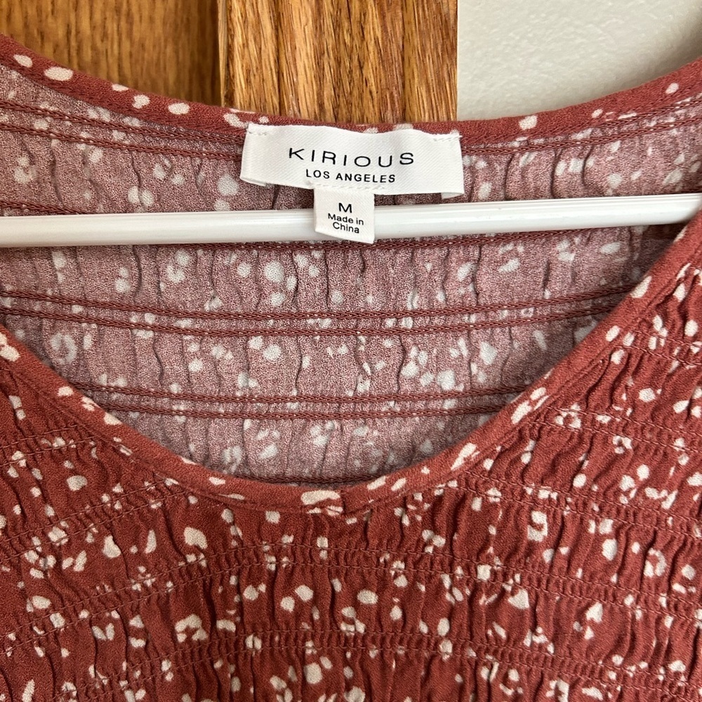 Kimour Women's Brick Red Floral smocked front Blouse Cottagecore - Picture 3 of 3